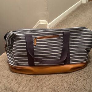 DSW Tote Bag with underneath storage